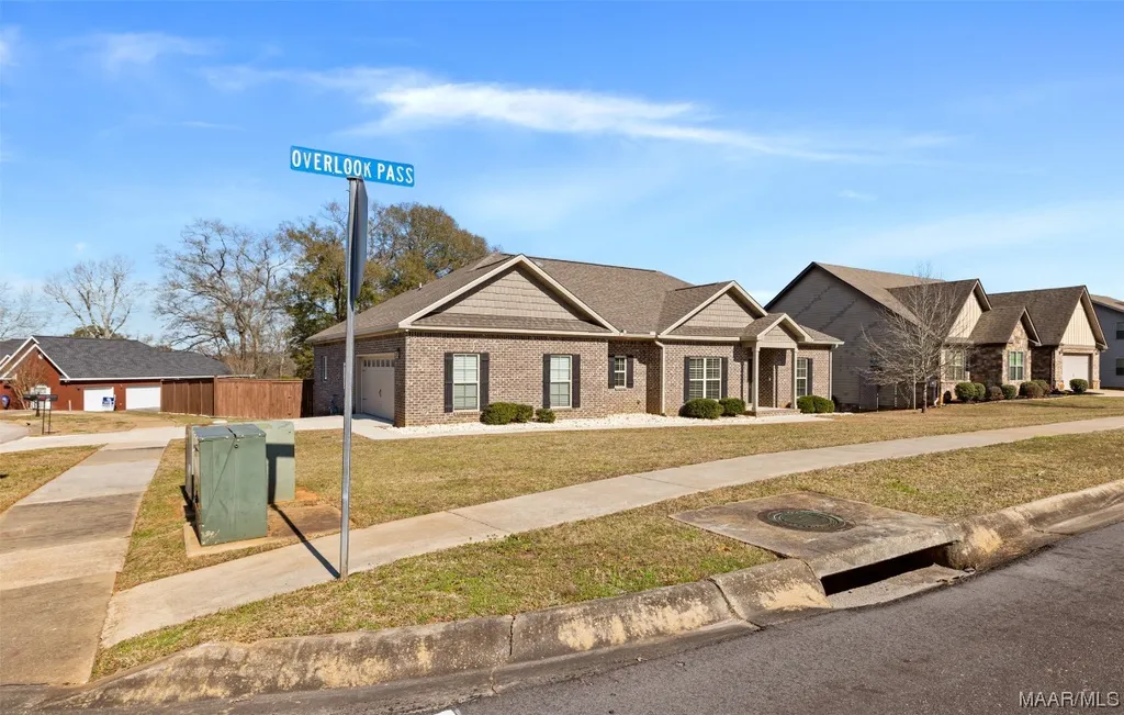 9 Overlook Pass Enterprise AL 36330