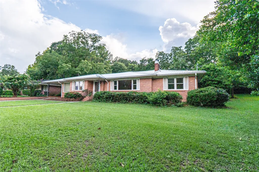 254 Newton Avenue Ozark AL 36360