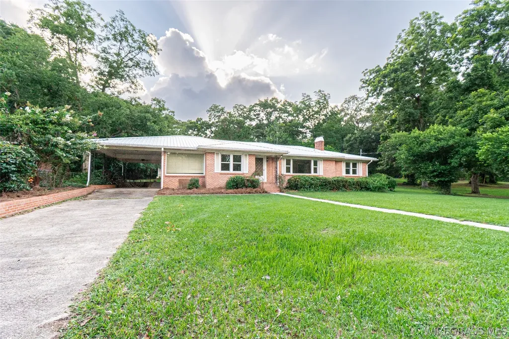 254 Newton Avenue Ozark AL 36360