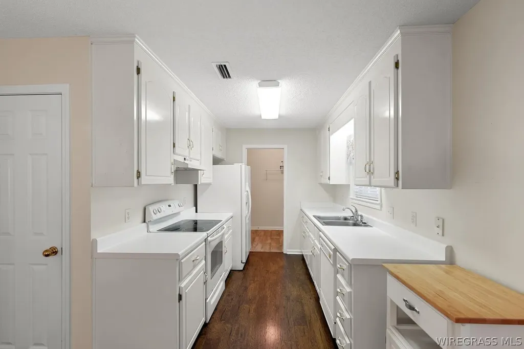 515 W Court Street Slocomb AL 36375