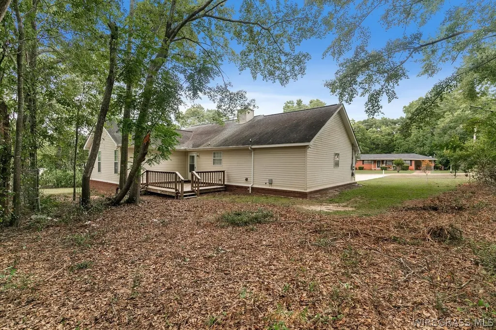 515 W Court Street Slocomb AL 36375