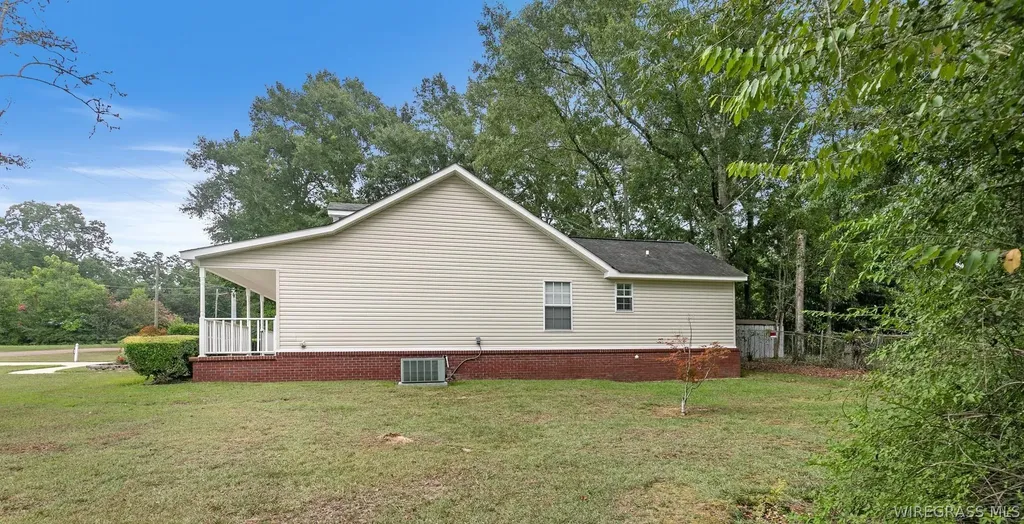 515 W Court Street Slocomb AL 36375