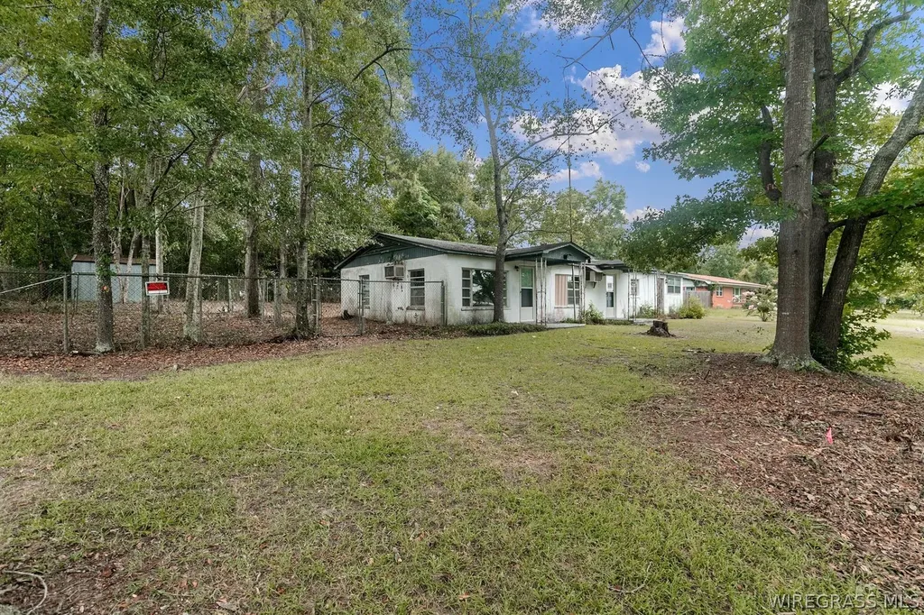 515 W Court Street Slocomb AL 36375
