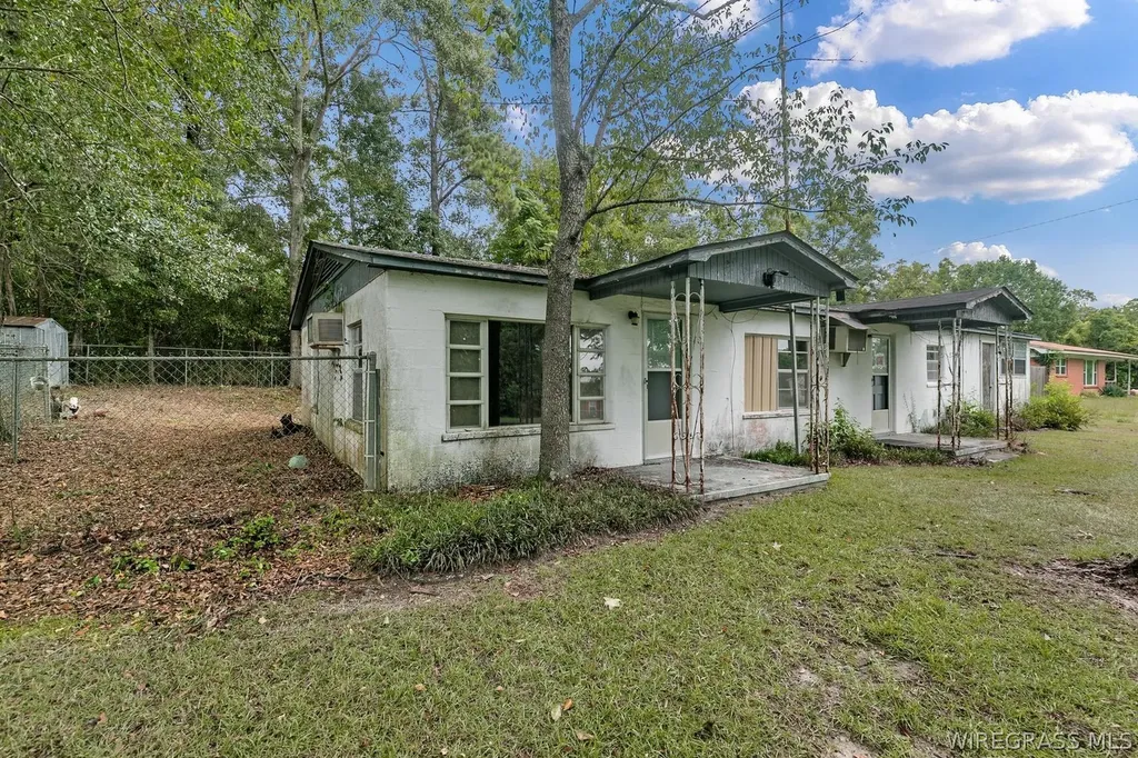515 W Court Street Slocomb AL 36375