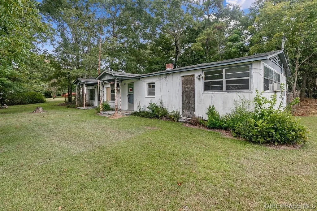 515 W Court Street Slocomb AL 36375
