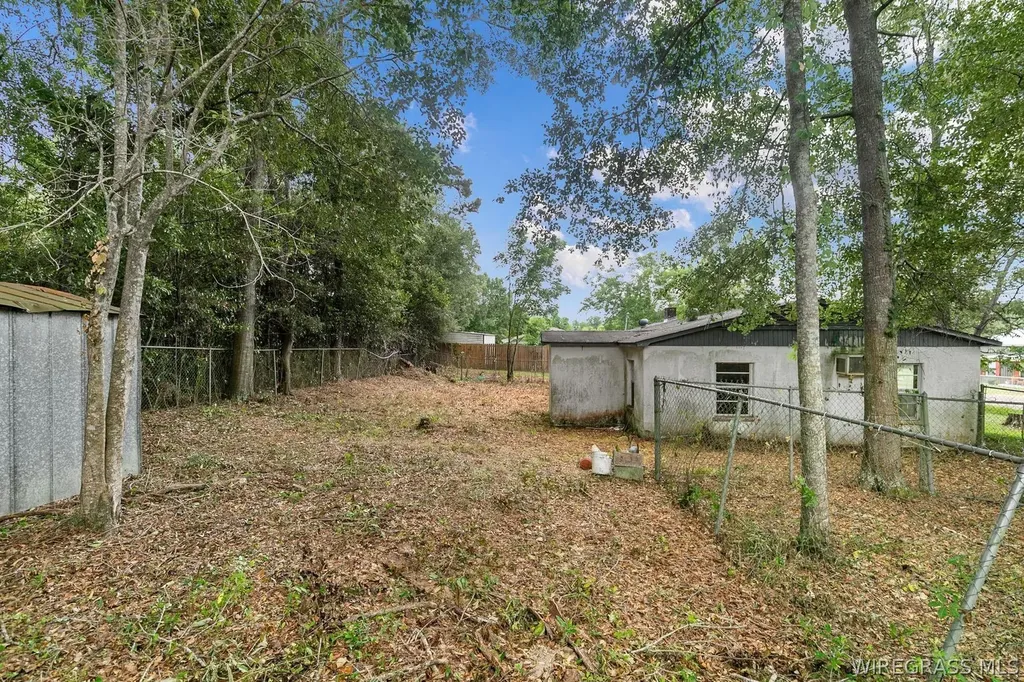 515 W Court Street Slocomb AL 36375