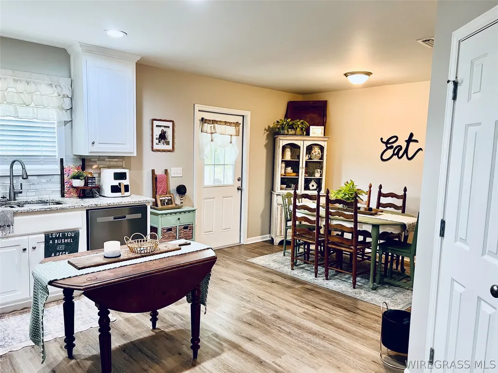 24 Edwin Reynolds Road Cottonwood AL 36305