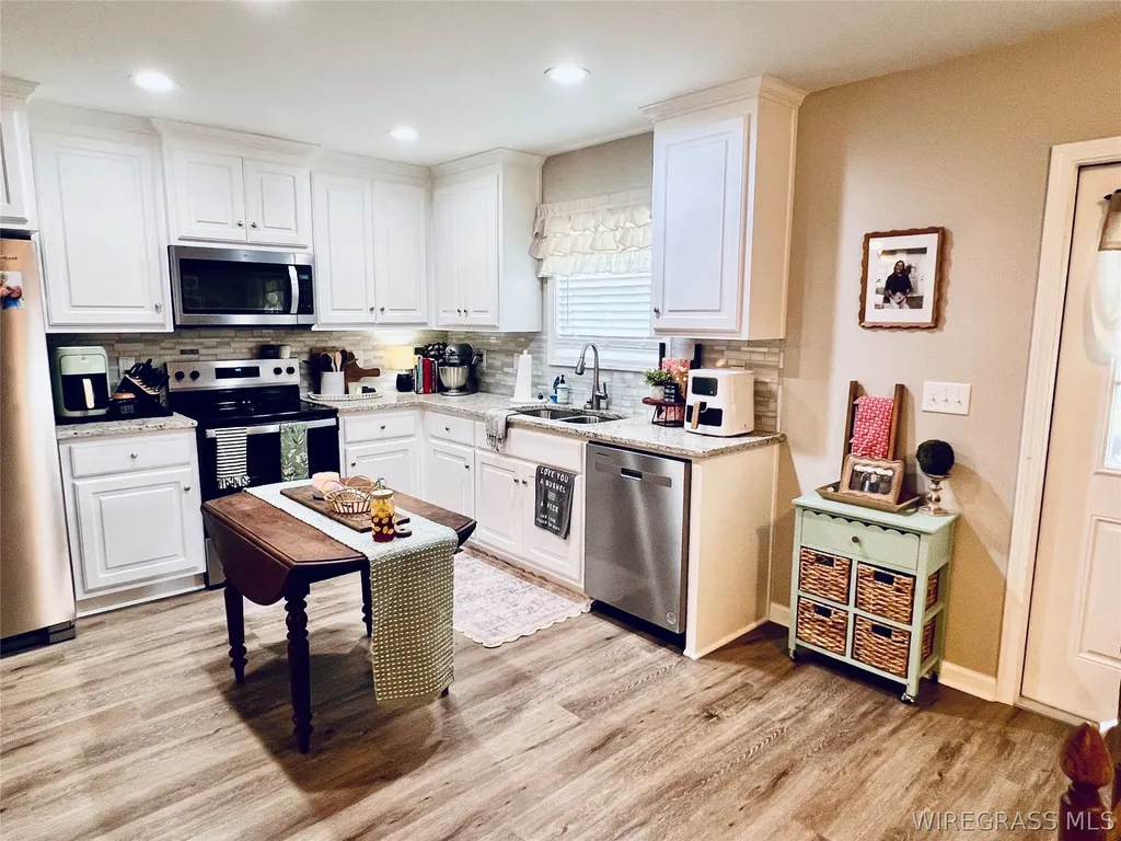 24 Edwin Reynolds Road Cottonwood AL 36305