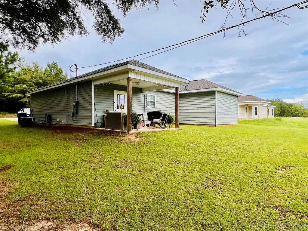 24 Edwin Reynolds Road Cottonwood AL 36305