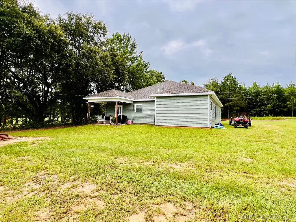 24 Edwin Reynolds Road Cottonwood AL 36305