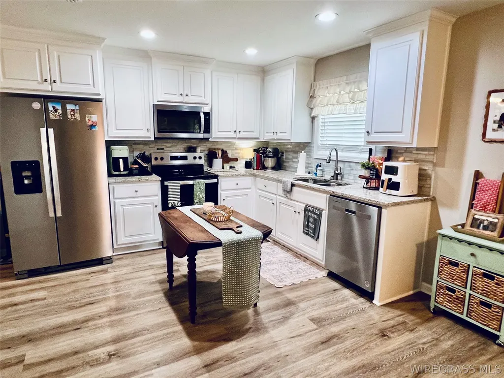 24 Edwin Reynolds Road Cottonwood AL 36305