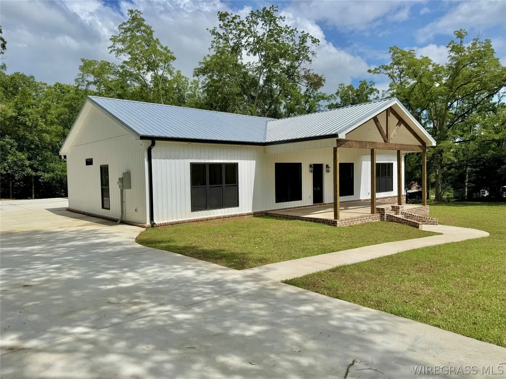 244 N Bob Street Coffee Springs AL 36318