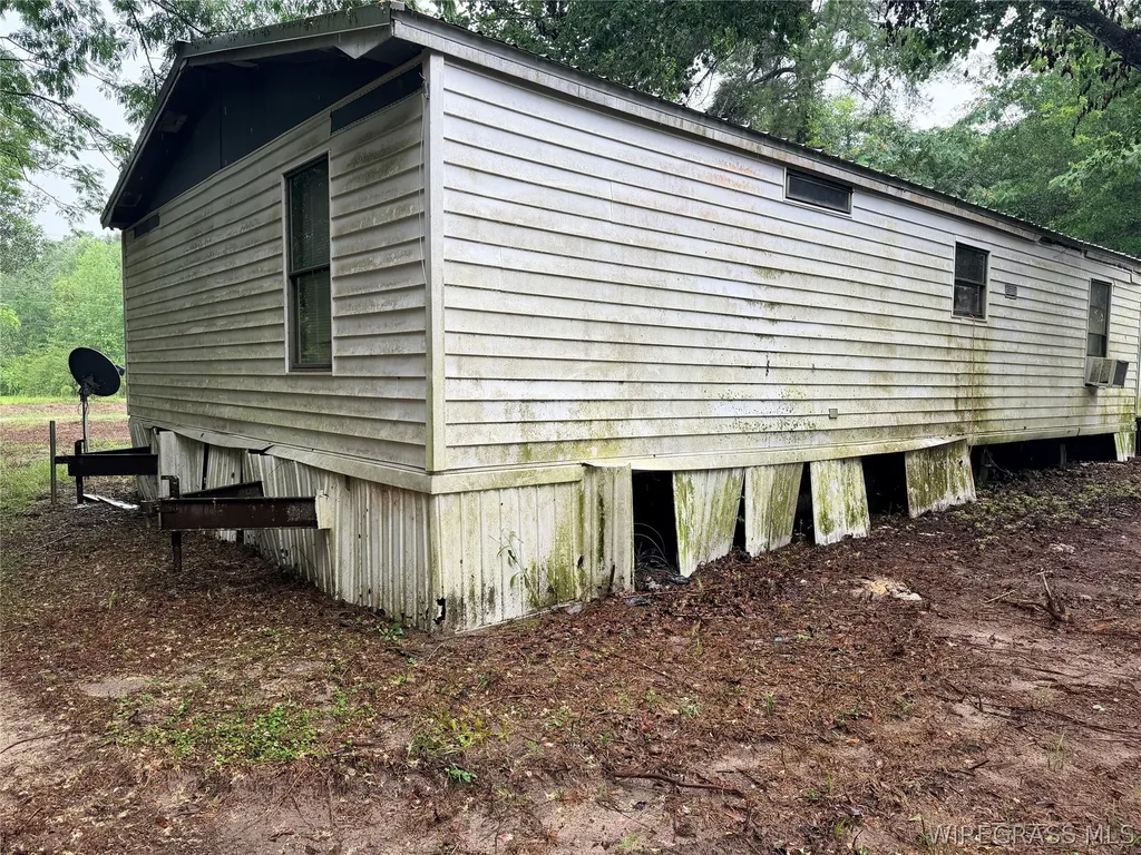 229 Barnes Road Cottonwood AL 36320