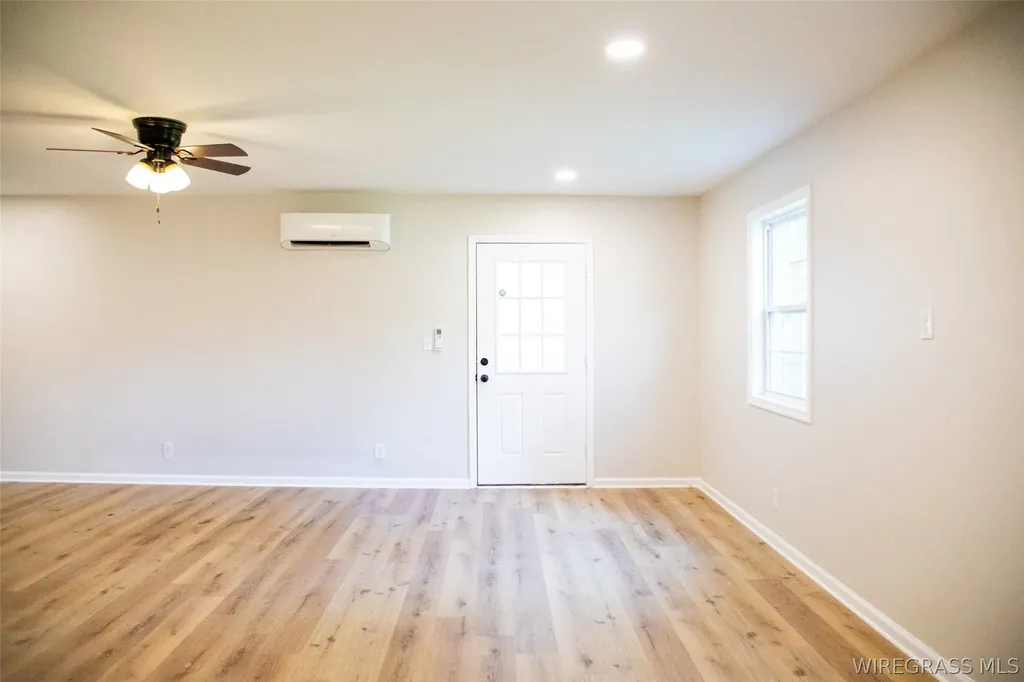 702 W Jernigan Avenue Geneva AL 36340