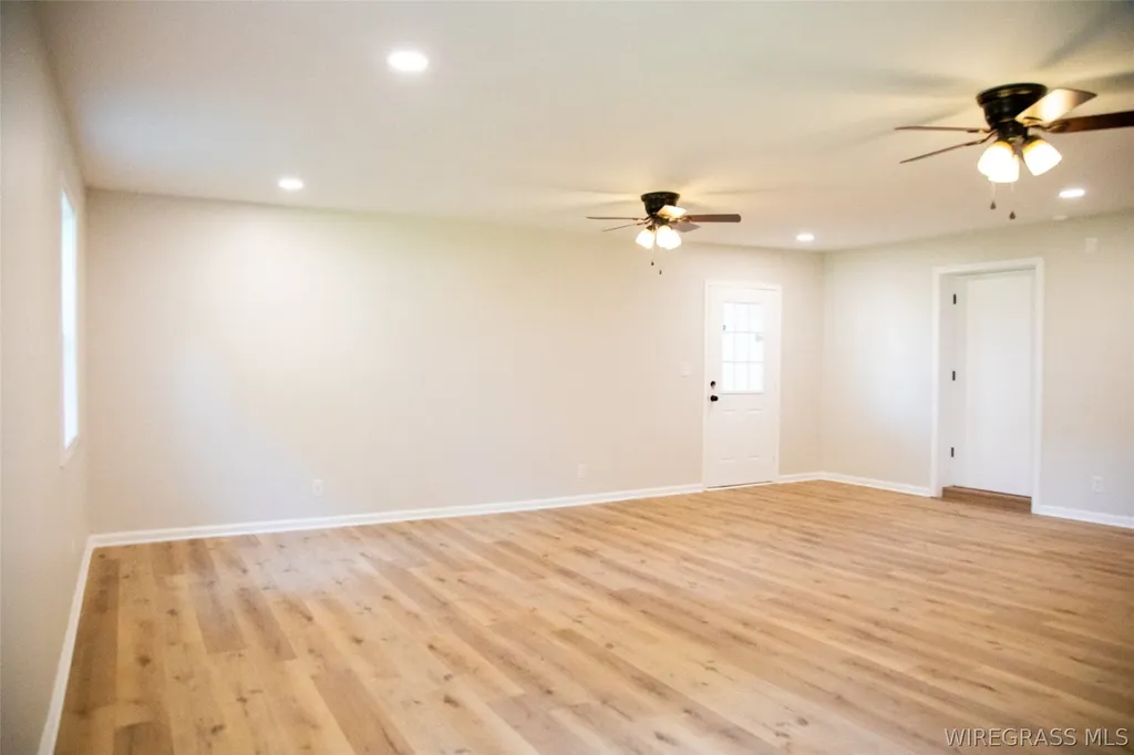 702 W Jernigan Avenue Geneva AL 36340