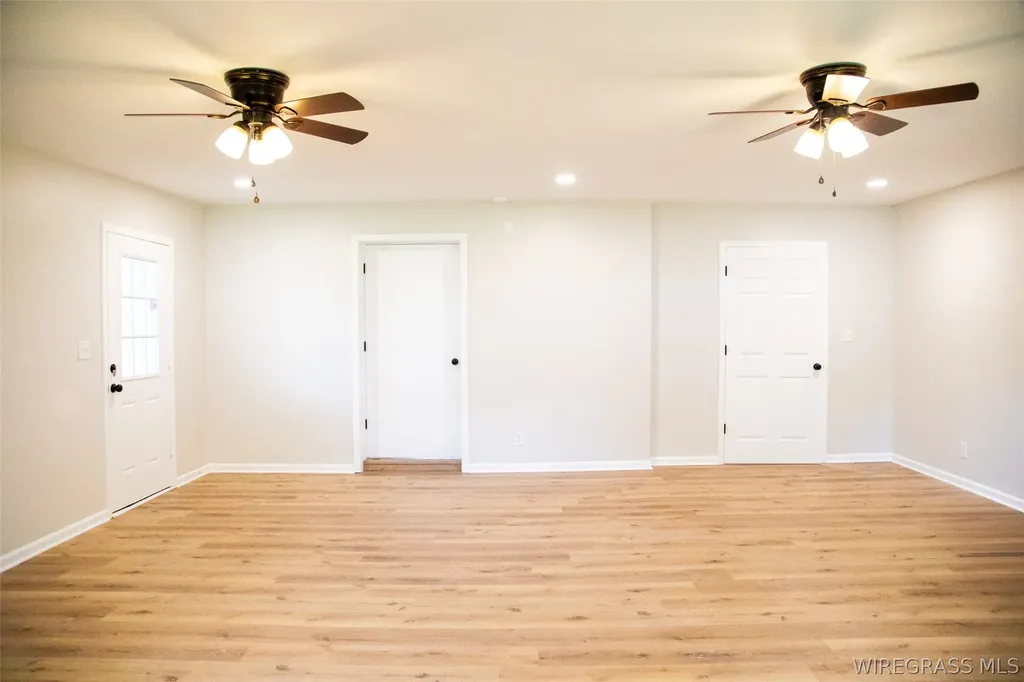702 W Jernigan Avenue Geneva AL 36340