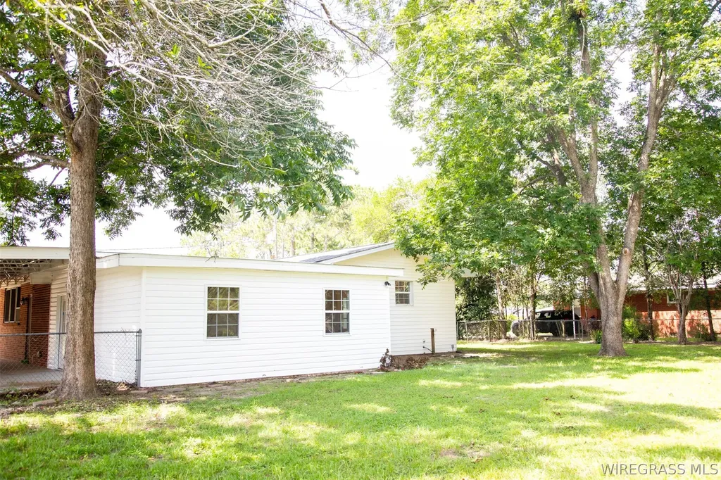 702 W Jernigan Avenue Geneva AL 36340
