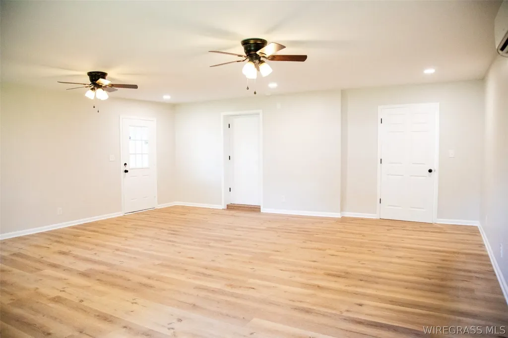 702 W Jernigan Avenue Geneva AL 36340