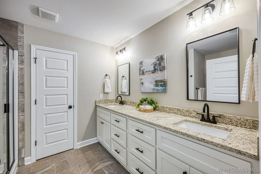 1007 W Deere Street Geneva AL 36340