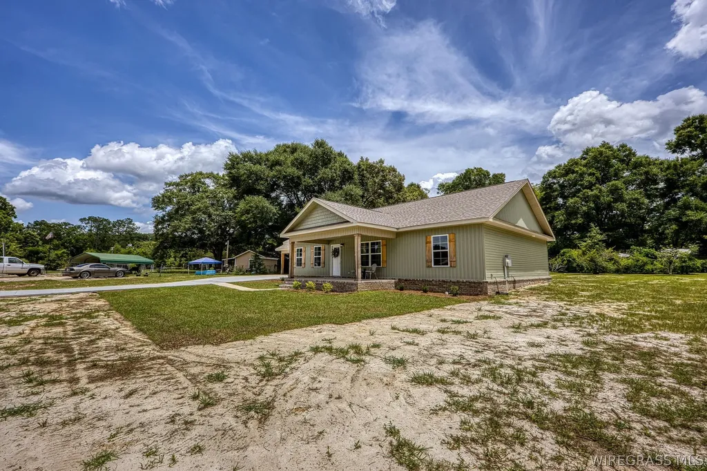 1007 W Deere Street Geneva AL 36340