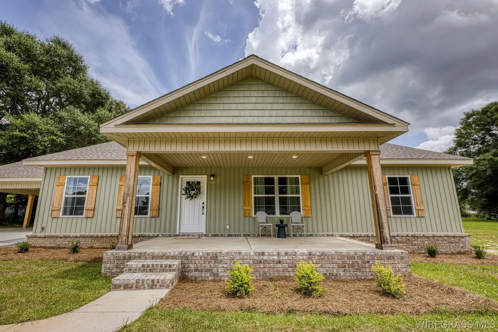 1007 W Deere Street Geneva AL 36340