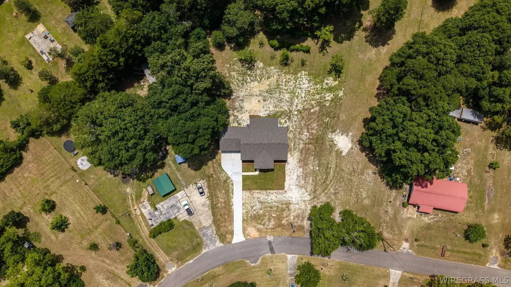 1007 W Deere Street Geneva AL 36340