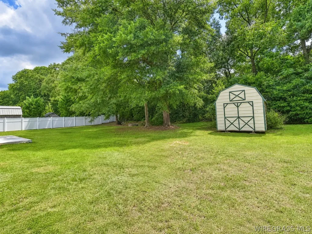 240 Rosa Lane Midland City AL 36350