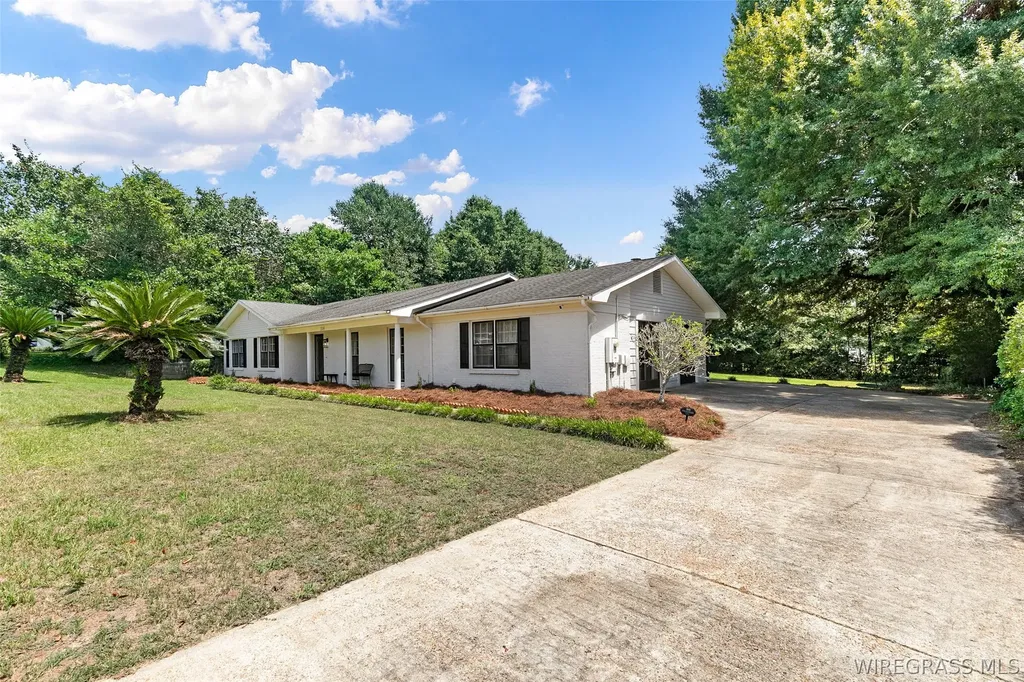 206 N Valley Hill Drive Enterprise AL 36330