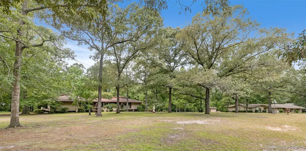 2106 Brookhill Road Dothan AL 36301