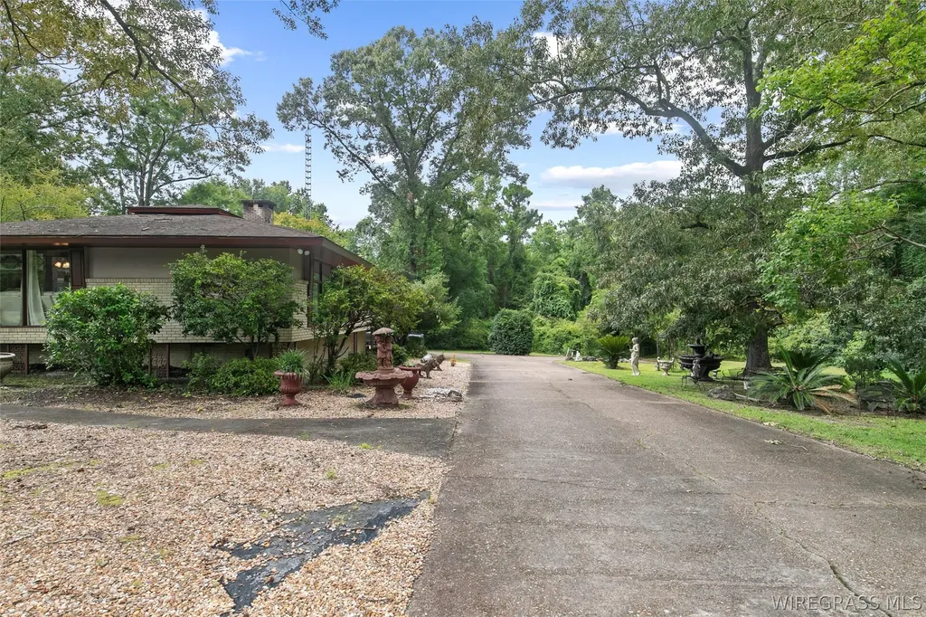 2106 Brookhill Road Dothan AL 36301