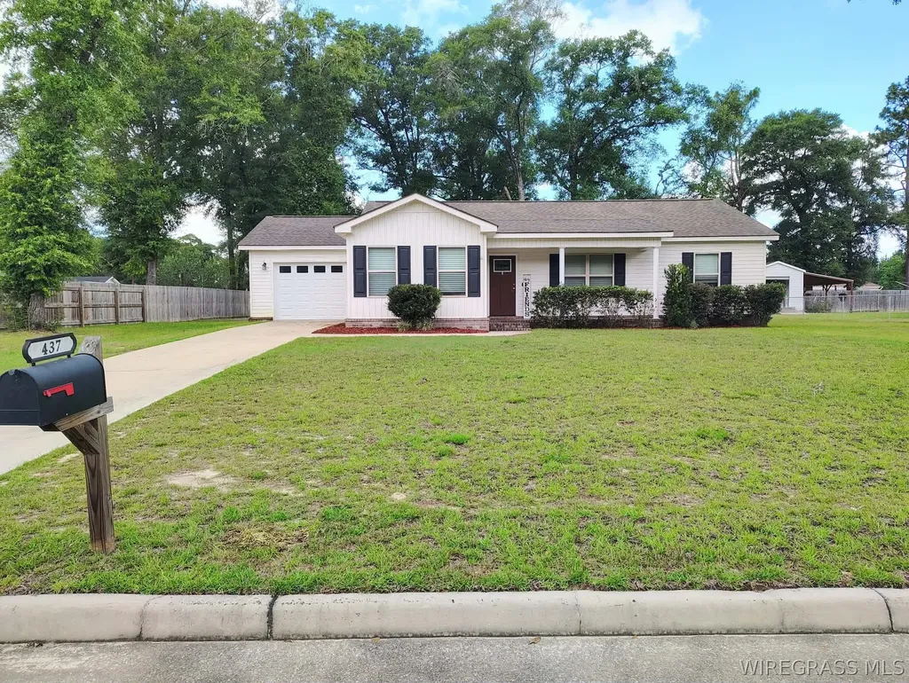 437 Wilshire Street Geneva AL 36340