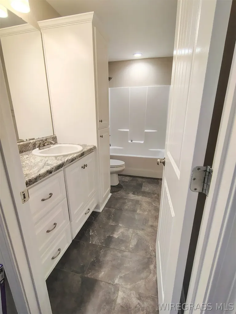 437 Wilshire Street Geneva AL 36340