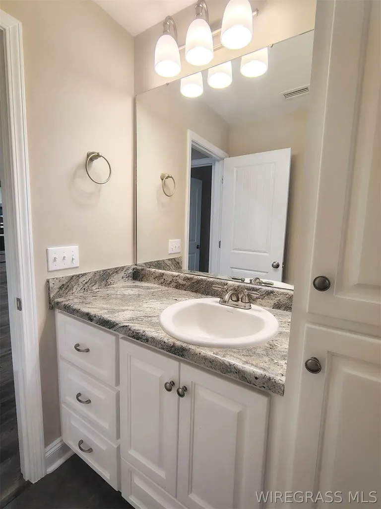 437 Wilshire Street Geneva AL 36340