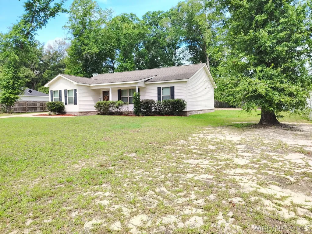 437 Wilshire Street Geneva AL 36340