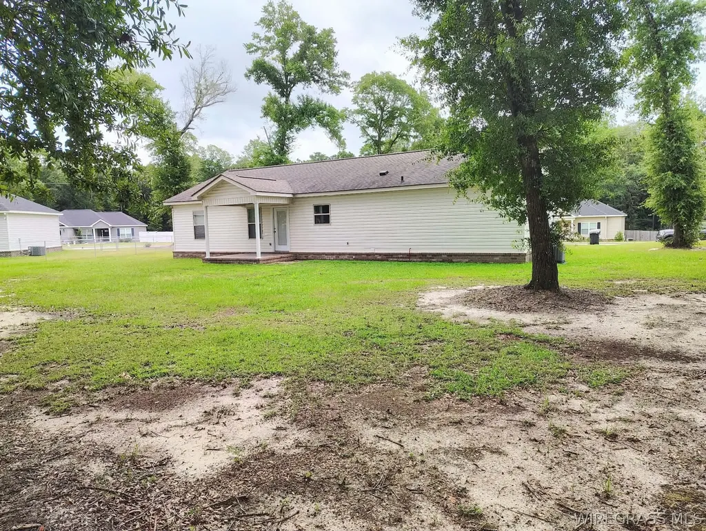 437 Wilshire Street Geneva AL 36340