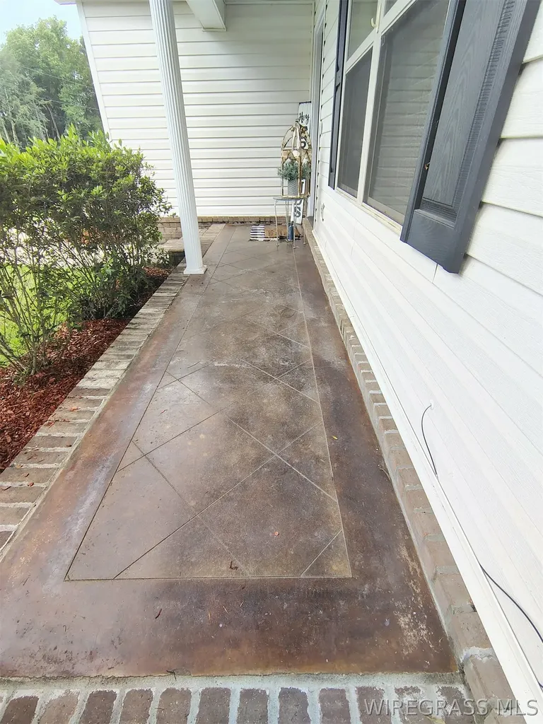 437 Wilshire Street Geneva AL 36340