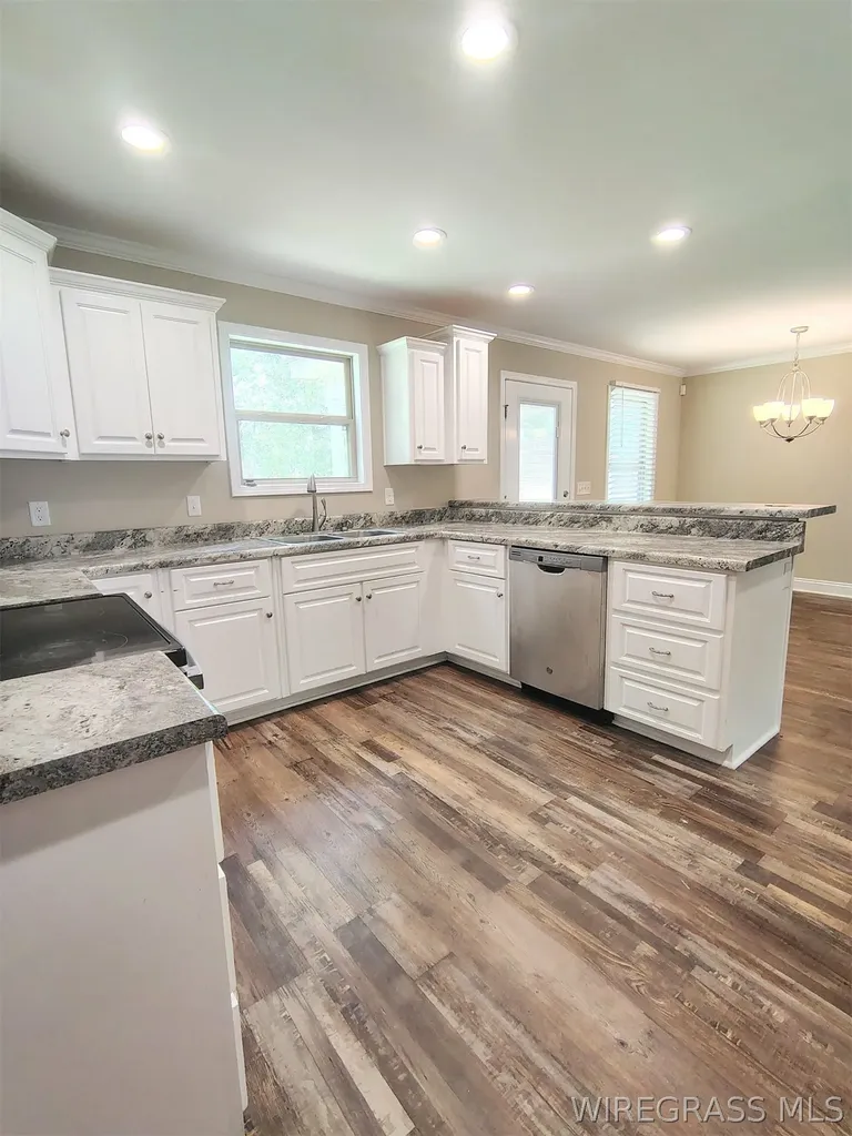 437 Wilshire Street Geneva AL 36340