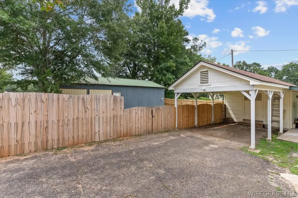 8964 N Main Street Brantley AL 36009