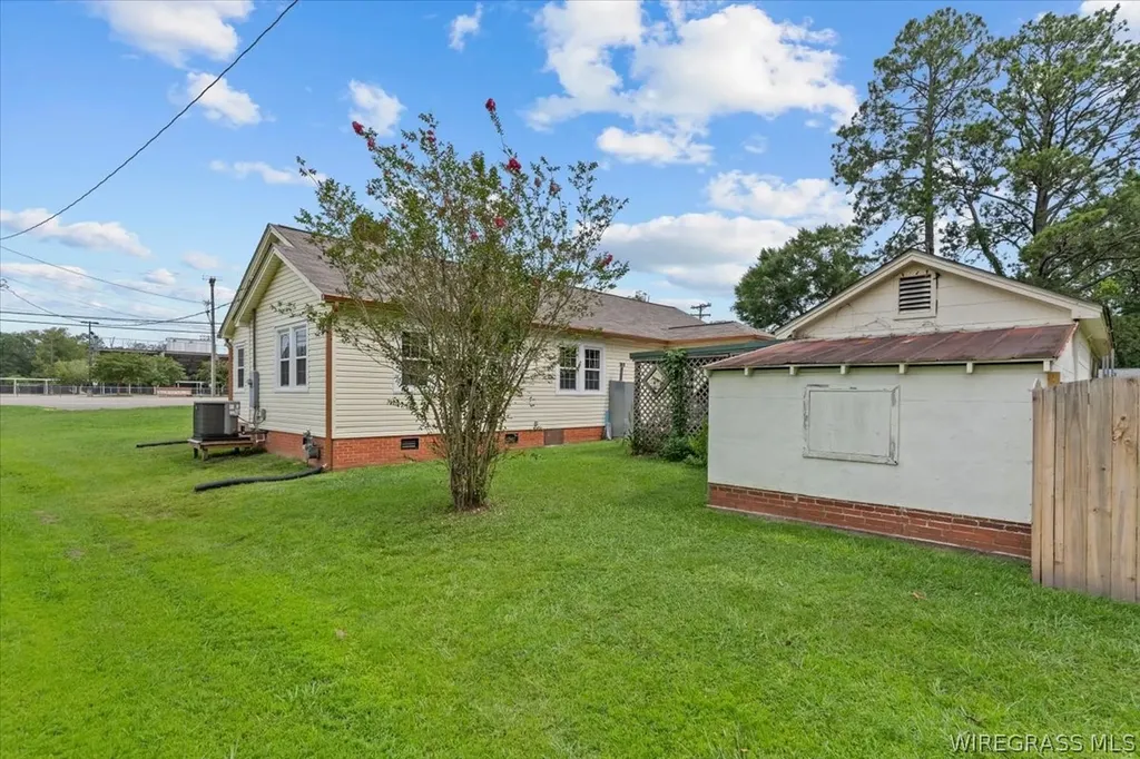 8964 N Main Street Brantley AL 36009