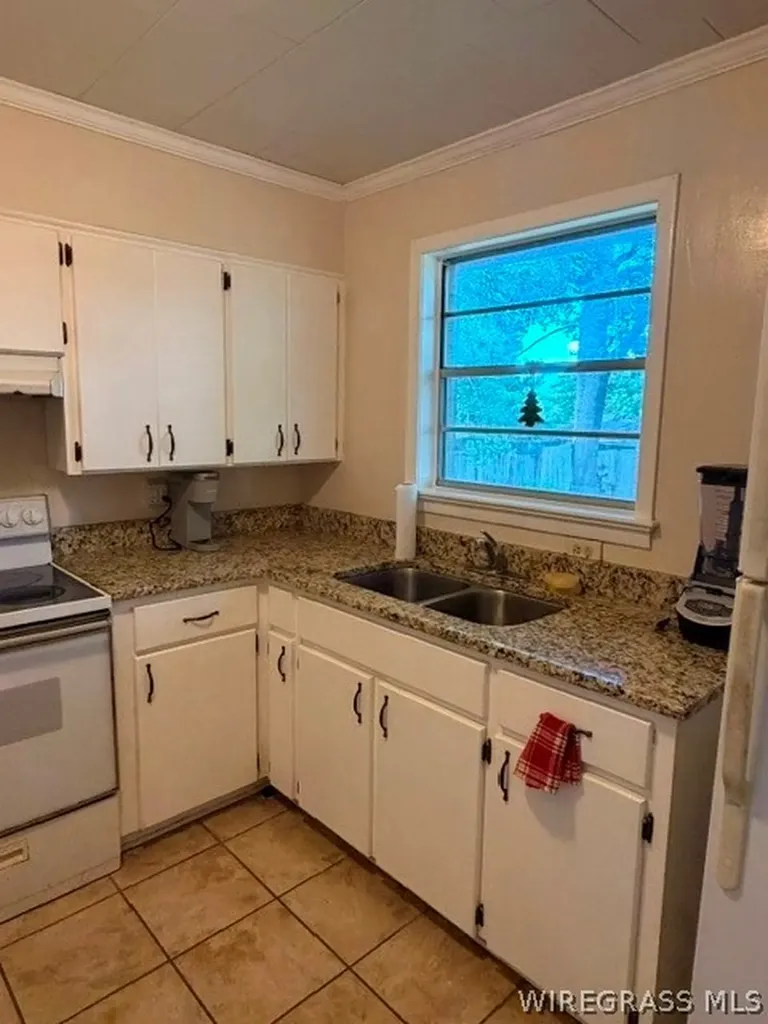 111 Hilltop Drive Troy AL 36081
