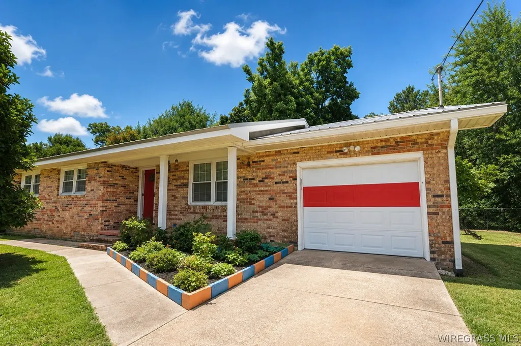 307 Lakeview Drive Dothan AL 36301