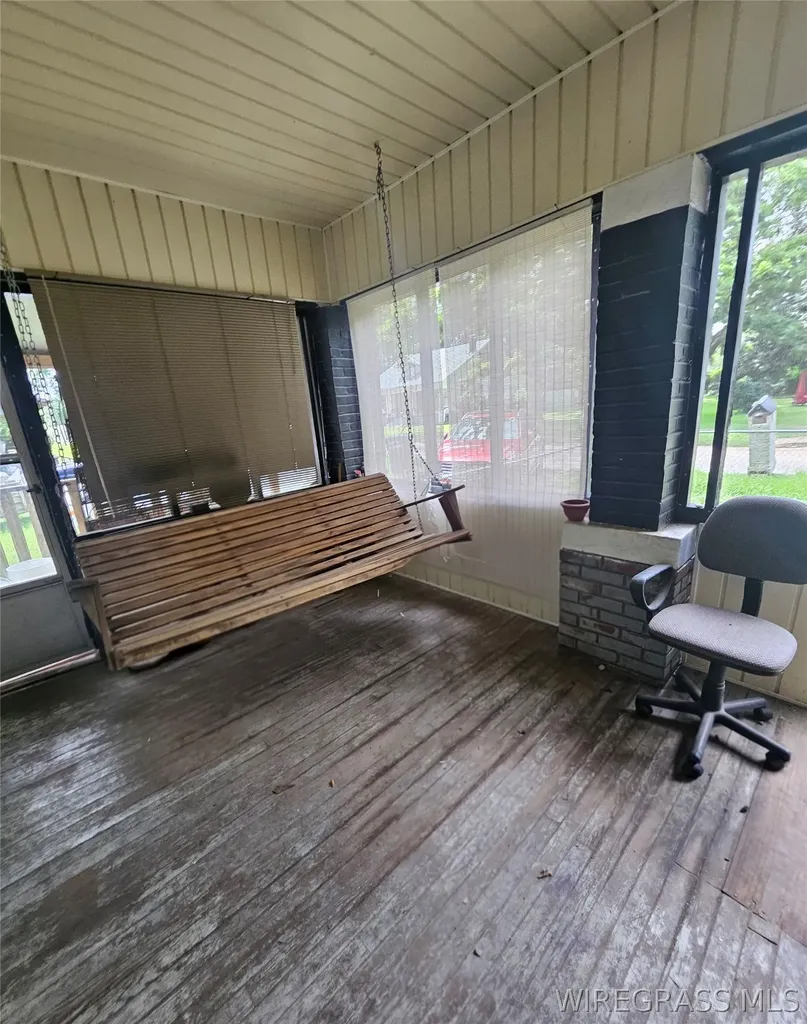 129 E Fleming Avenue Geneva AL 36340
