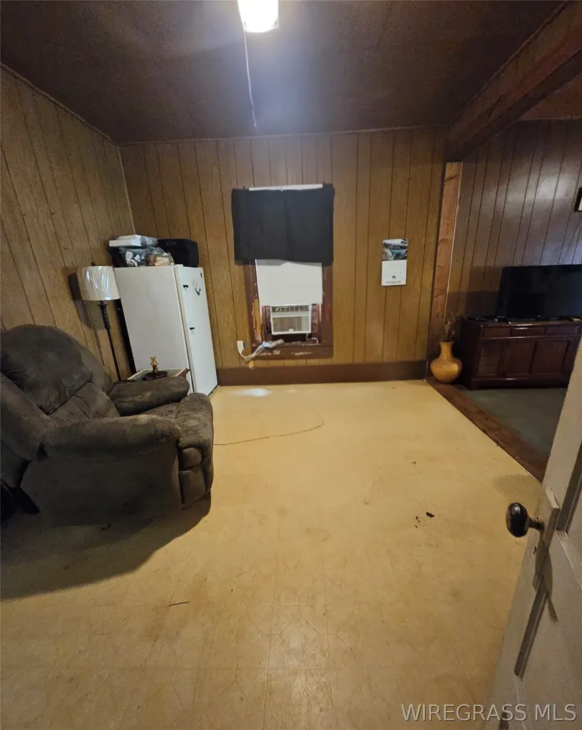 129 E Fleming Avenue Geneva AL 36340