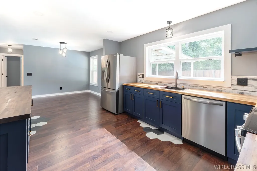 222 Keisha Circle Ozark AL 36360