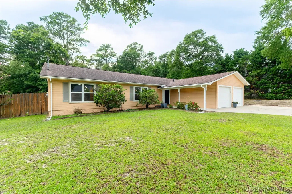 222 Keisha Circle Ozark AL 36360