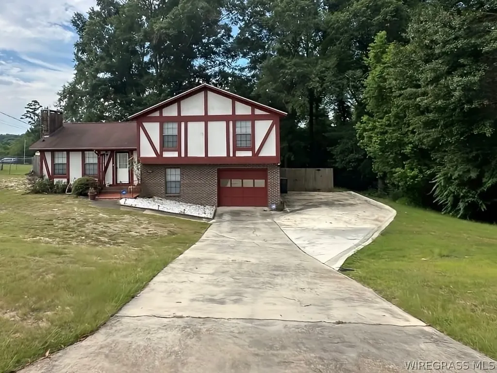 827 Willow Oaks Drive Ozark AL 36360