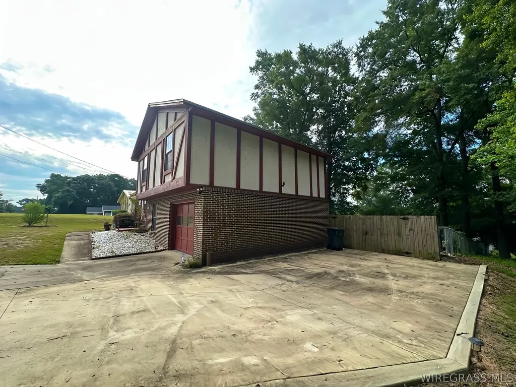 827 Willow Oaks Drive Ozark AL 36360
