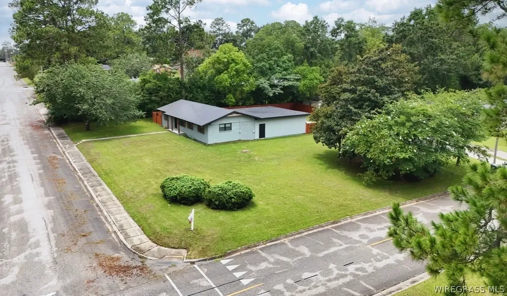 903 Moss Street Dothan AL 96734