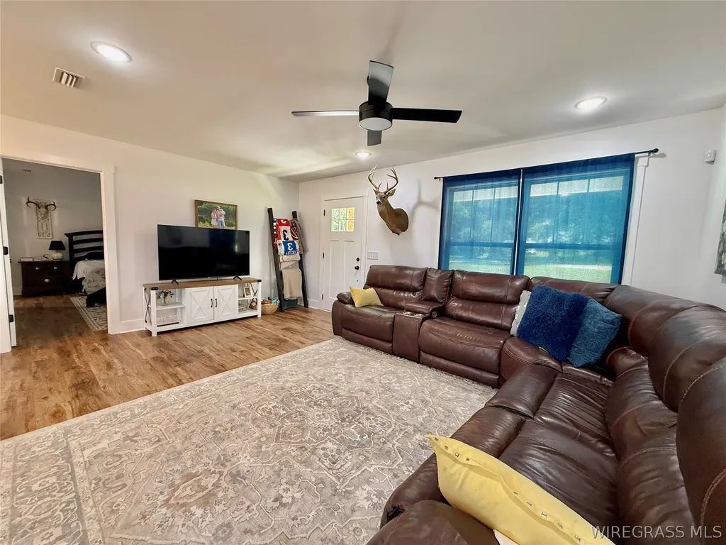 263 Peacock Circle Hartford AL 36344