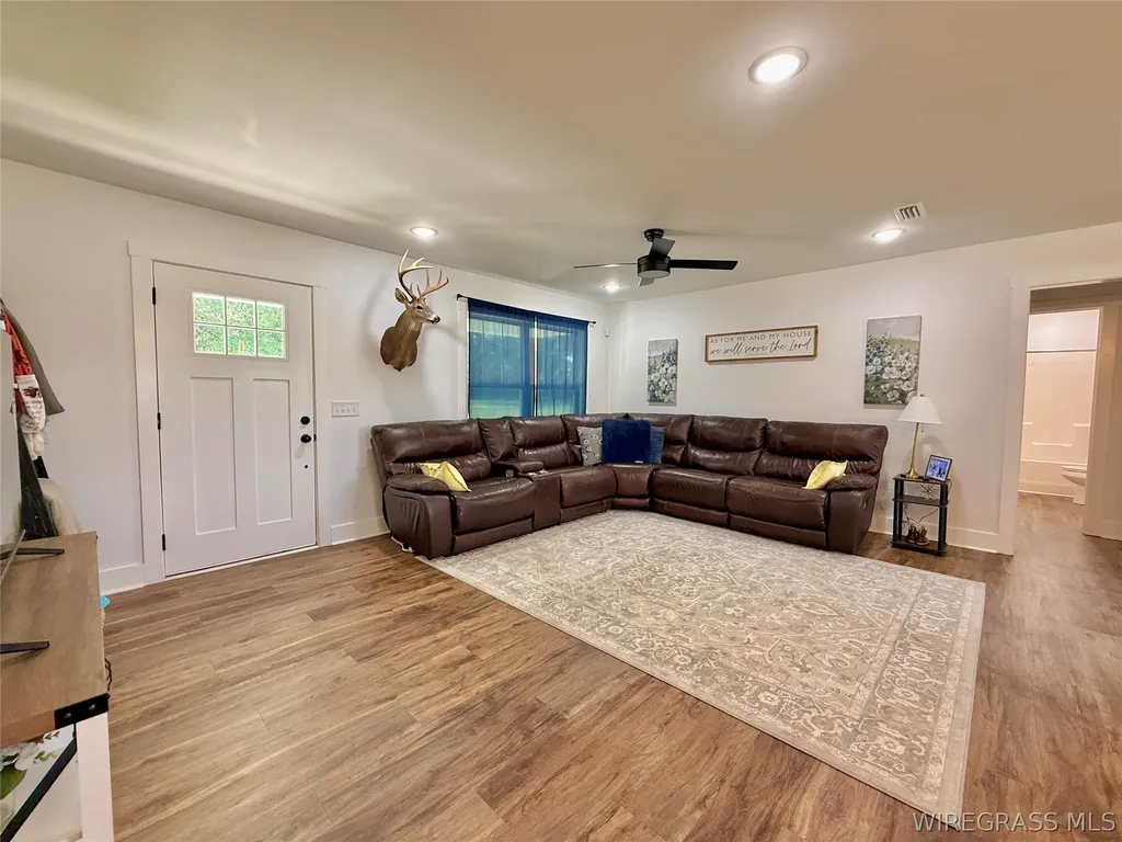 263 Peacock Circle Hartford AL 36344